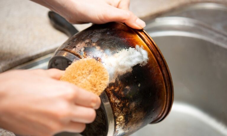 how do i clean a burnt pot: 10 genius cleaning hacks to make your pots and pans sparkle
