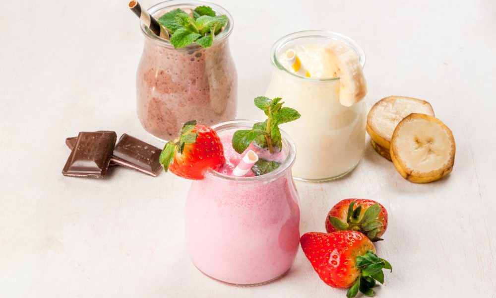 How To Use a Blender: 7 Easy Steps To Blending Bliss! 4 Classic Milkshakes