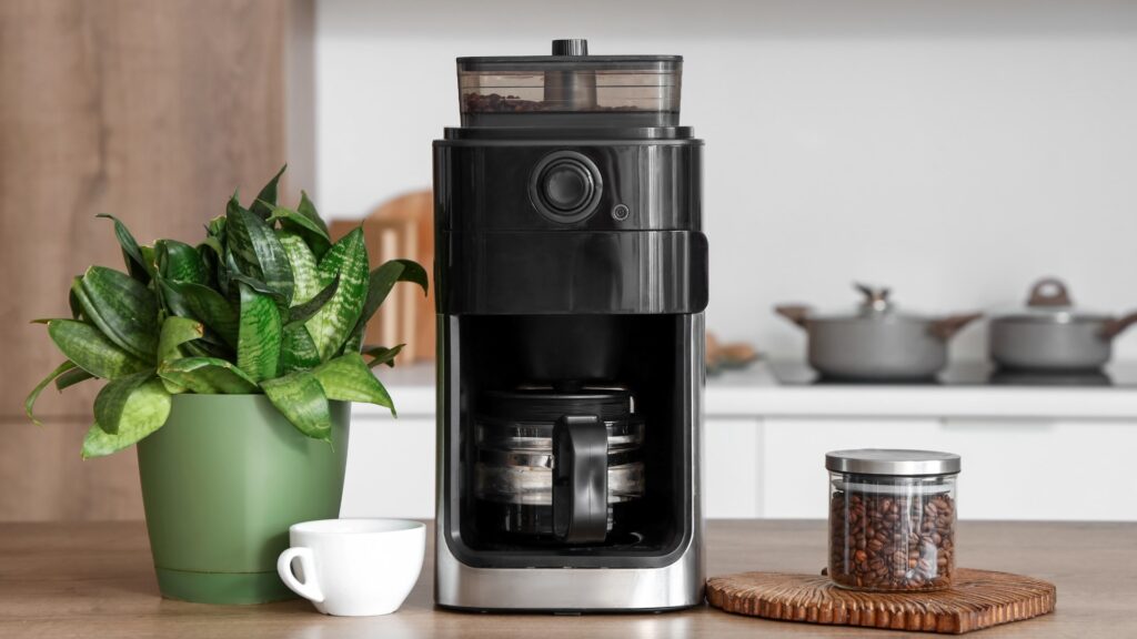 How To Use a Coffee Maker: 5 Easy Steps to the Best Brew! 2 Step-By-Step Guide To Using A Drip Coffee Maker