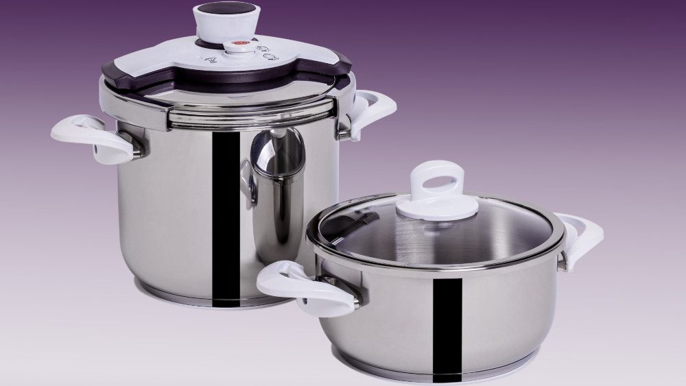 what’s the difference between a pressure cooker & a slow cooker?