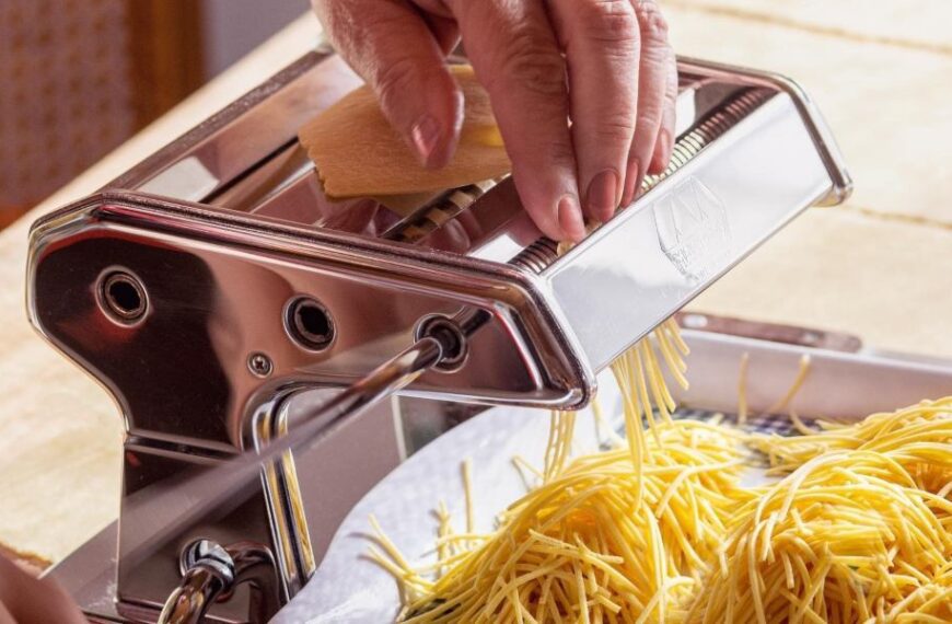 How To Guides 3 How to Use a Pasta Maker