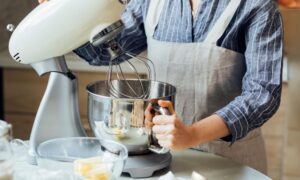 How to Use a Stand Mixer