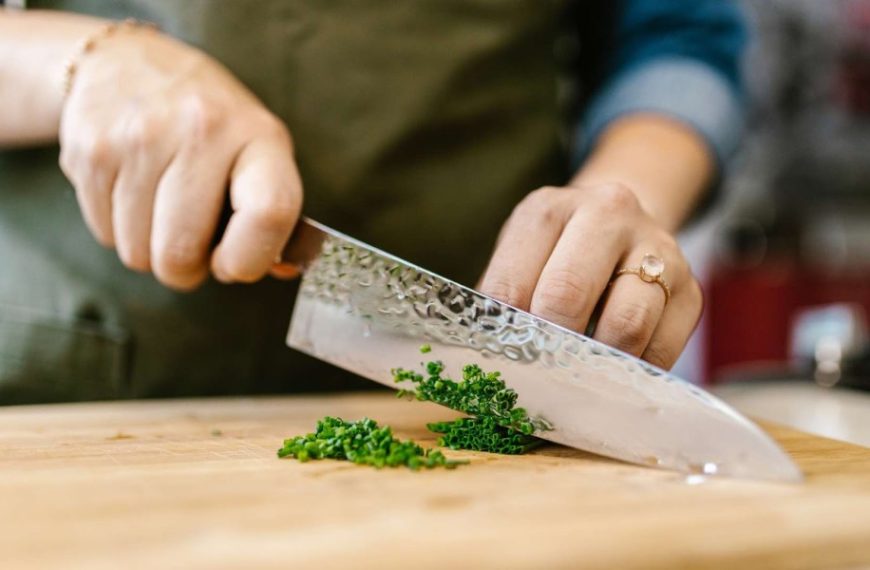 Gyuto vs Santoku | Which Is the Best For Your Needs?
