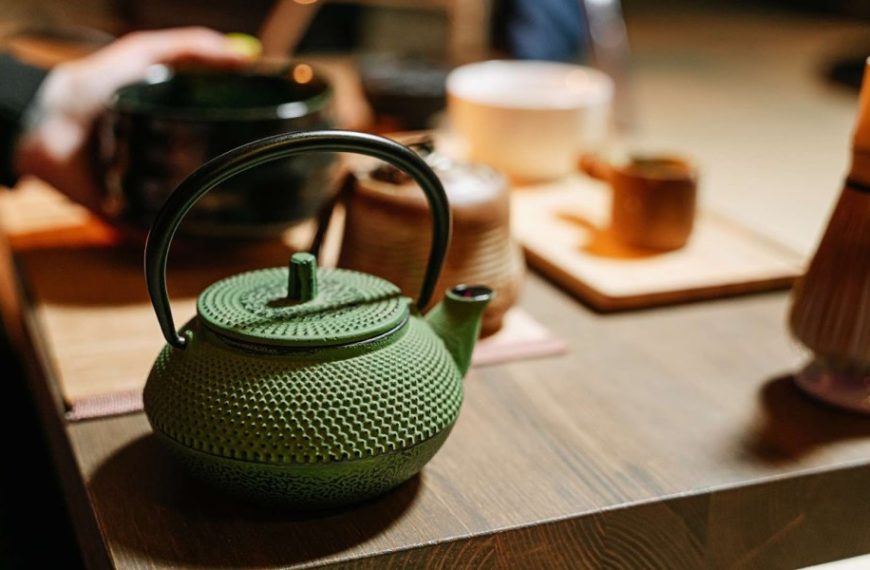 Japanese Tea Kettles | A History Steeped in Tradition
