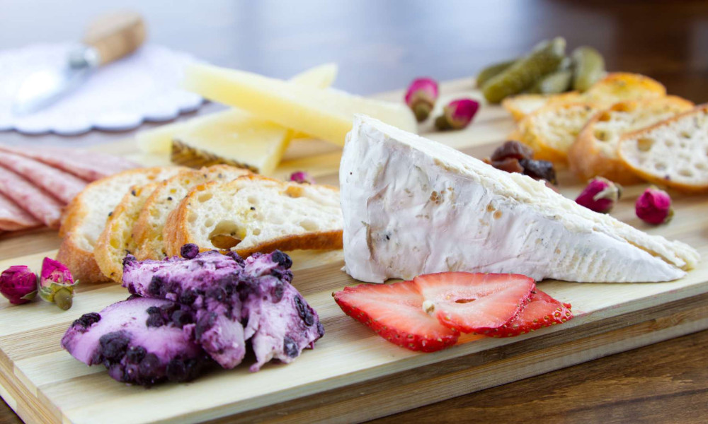 breads for charcuterie board | perfect pairings
