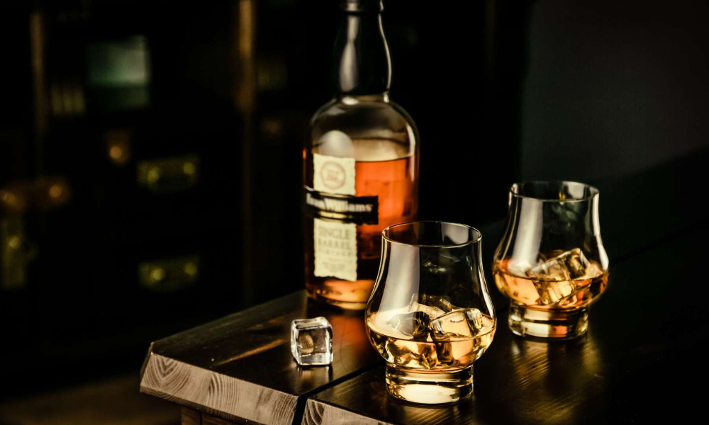 bourbon glasses | elevate your tasting experience