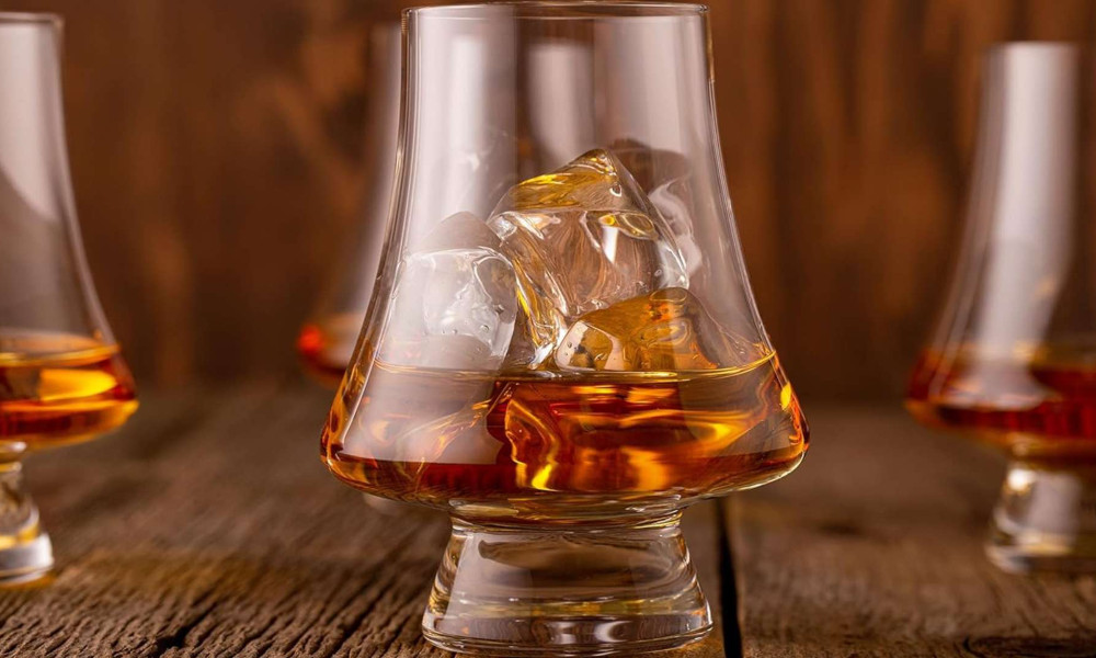 Bourbon Glasses | Elevate Your Tasting Experience 4 modern and innovative bourbon glasses