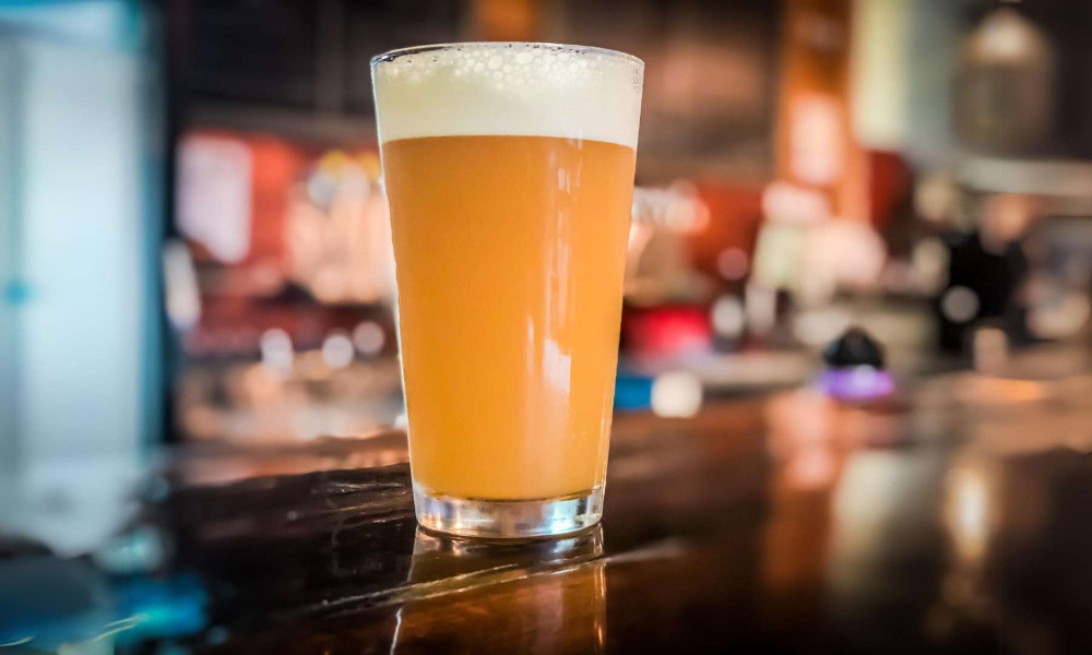 pint glasses: the classic beer serving vessel