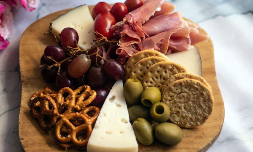 top 10 crackers for charcuterie in 2024
